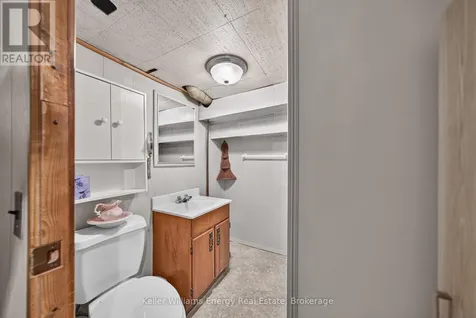 7 Maple Avenue Prince Edward County (picton Ward) ON K0K 2T0