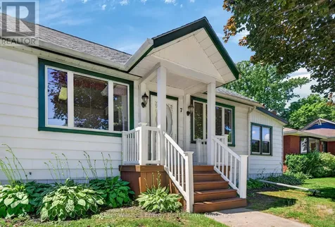 7 Maple Avenue Prince Edward County (picton Ward) ON K0K 2T0