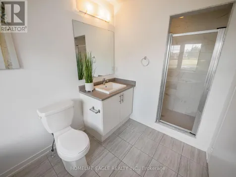 228 Bennett Street Newmarket (glenway Estates) ON L3X 1B8