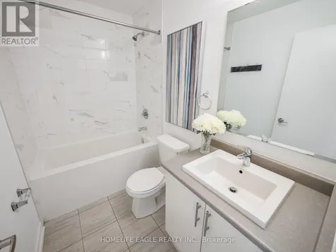 228 Bennett Street Newmarket (glenway Estates) ON L3X 1B8