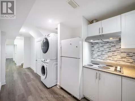228 Bennett Street Newmarket (glenway Estates) ON L3X 1B8