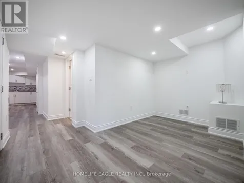 228 Bennett Street Newmarket (glenway Estates) ON L3X 1B8