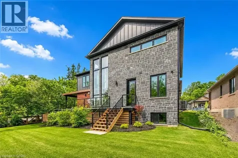 11 Cherrywood Lane Fergus ON N1M 2W3