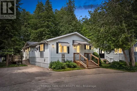 4 Spruce Avenue Puslinch ON N1H 6H9