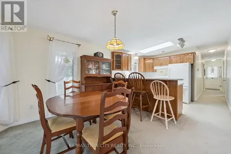 4 Spruce Avenue Puslinch ON N1H 6H9