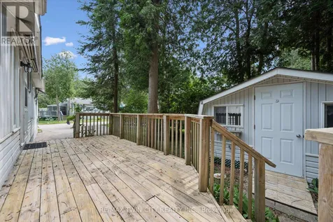 4 Spruce Avenue Puslinch ON N1H 6H9
