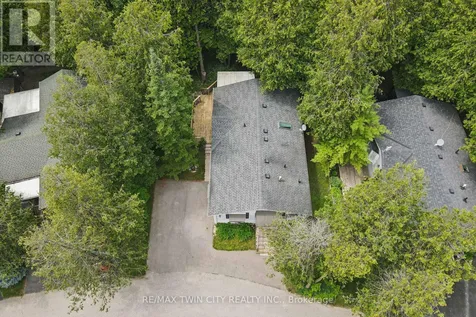 4 Spruce Avenue Puslinch ON N1H 6H9