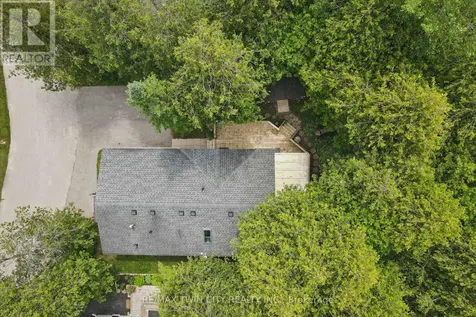 4 Spruce Avenue Puslinch ON N1H 6H9