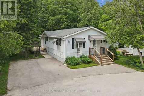 4 Spruce Avenue Puslinch ON N1H 6H9