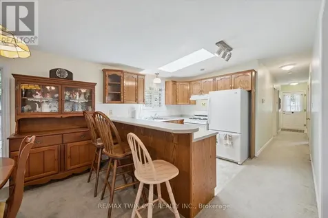 4 Spruce Avenue Puslinch ON N1H 6H9