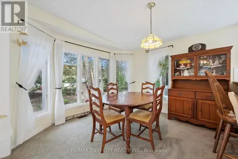 4 Spruce Avenue Puslinch ON N1H 6H9