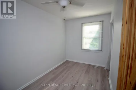 86 Argyle Crescent St. Catharines (e. Chester) ON L2P 2P4