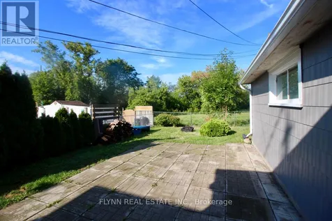 86 Argyle Crescent St. Catharines (e. Chester) ON L2P 2P4