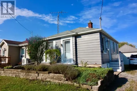 86 Argyle Crescent St. Catharines (e. Chester) ON L2P 2P4