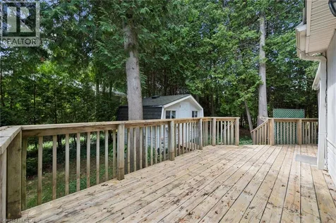 4 Spruce Avenue Puslinch ON N1H 6H9