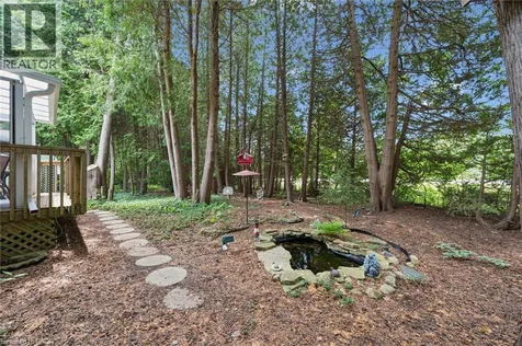 4 Spruce Avenue Puslinch ON N1H 6H9