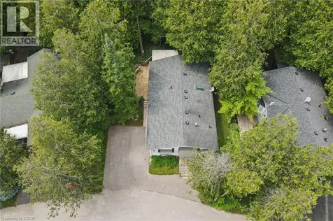 4 Spruce Avenue Puslinch ON N1H 6H9