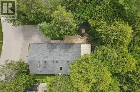 4 Spruce Avenue Puslinch ON N1H 6H9