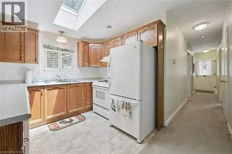 4 Spruce Avenue Puslinch ON N1H 6H9