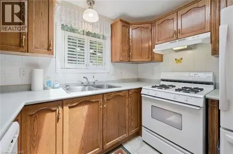 4 Spruce Avenue Puslinch ON N1H 6H9