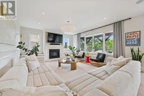22 Hilltop Road Guelph (victoria North) ON N1E 7L4