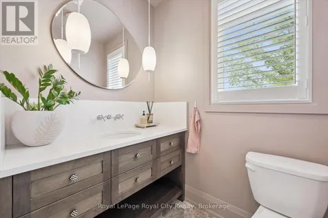 22 Hilltop Road Guelph (victoria North) ON N1E 7L4