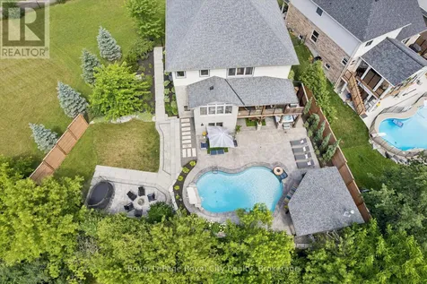22 Hilltop Road Guelph (victoria North) ON N1E 7L4