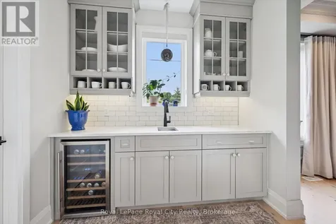 22 Hilltop Road Guelph (victoria North) ON N1E 7L4