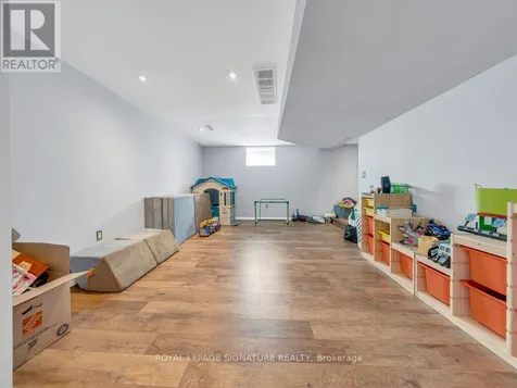 31 Ingram Drive Guelph (victoria North) ON N1E 0B1
