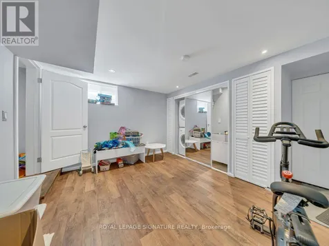 31 Ingram Drive Guelph (victoria North) ON N1E 0B1