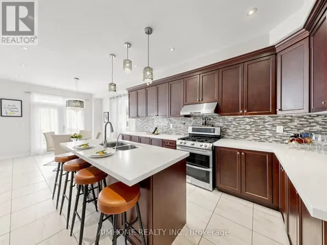 664 Mcgregor Farm Trail Newmarket (glenway Estates) ON L3X 0H3