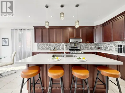 664 Mcgregor Farm Trail Newmarket (glenway Estates) ON L3X 0H3