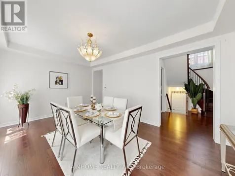 664 Mcgregor Farm Trail Newmarket (glenway Estates) ON L3X 0H3