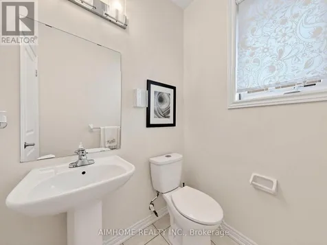 664 Mcgregor Farm Trail Newmarket (glenway Estates) ON L3X 0H3