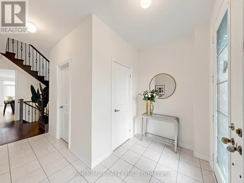 664 Mcgregor Farm Trail Newmarket (glenway Estates) ON L3X 0H3
