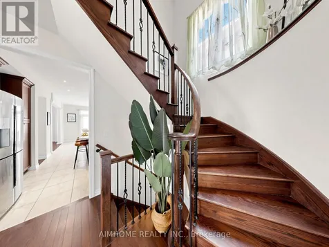 664 Mcgregor Farm Trail Newmarket (glenway Estates) ON L3X 0H3