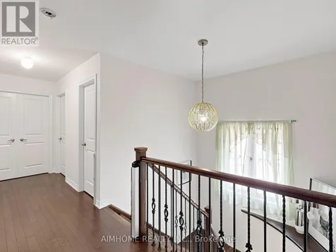 664 Mcgregor Farm Trail Newmarket (glenway Estates) ON L3X 0H3
