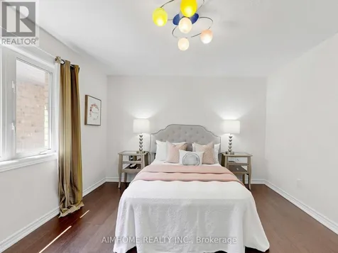 664 Mcgregor Farm Trail Newmarket (glenway Estates) ON L3X 0H3