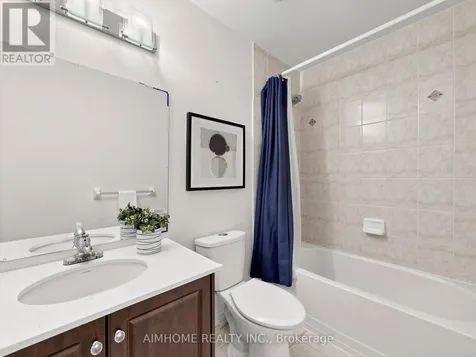 664 Mcgregor Farm Trail Newmarket (glenway Estates) ON L3X 0H3