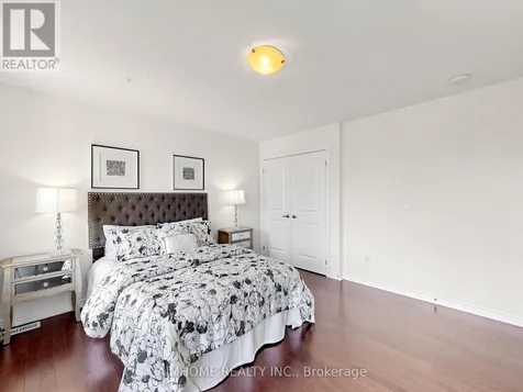 664 Mcgregor Farm Trail Newmarket (glenway Estates) ON L3X 0H3
