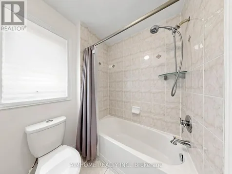 664 Mcgregor Farm Trail Newmarket (glenway Estates) ON L3X 0H3