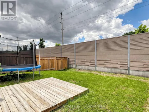 664 Mcgregor Farm Trail Newmarket (glenway Estates) ON L3X 0H3