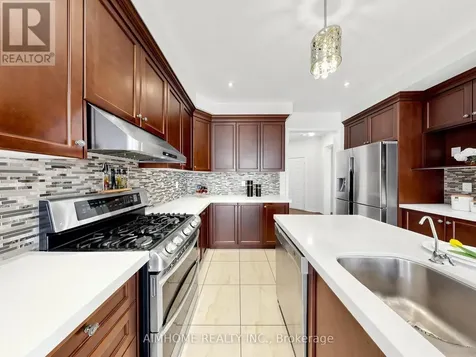 664 Mcgregor Farm Trail Newmarket (glenway Estates) ON L3X 0H3