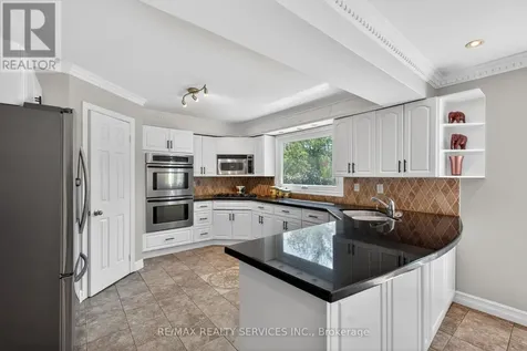 2069 Schoolmaster Circle Oakville (ga Glen Abbey) ON L6M 3A1