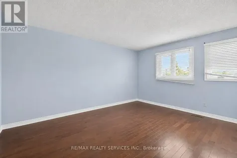 2069 Schoolmaster Circle Oakville (ga Glen Abbey) ON L6M 3A1