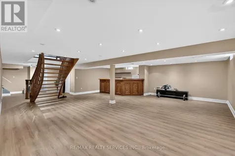 2069 Schoolmaster Circle Oakville (ga Glen Abbey) ON L6M 3A1
