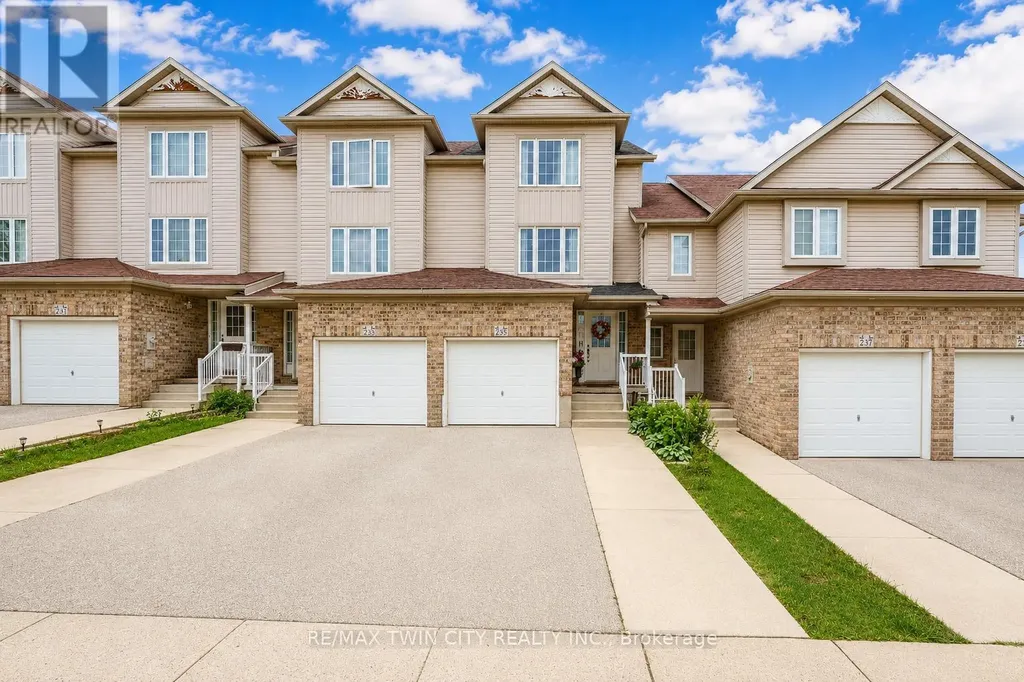235 Red Clover Court Kitchener ON N2E 4J5