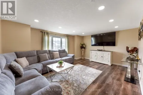 235 Red Clover Court Kitchener ON N2E 4J5