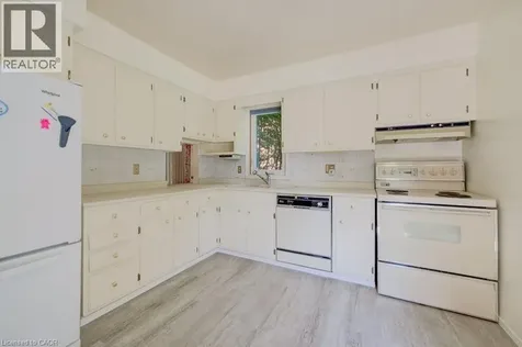 206 Candlewood Crescent Waterloo ON N2L 5Y9