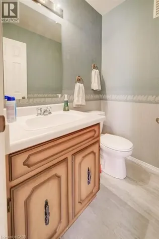 206 Candlewood Crescent Waterloo ON N2L 5Y9